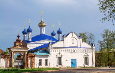 Fototapeta na wymiar The old church of Intercession of Holy Virgin in ancient Russian village of Velikoe