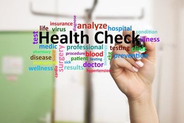 Obraz premium Nurse writing health check on screen