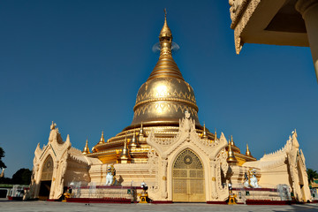 Naklejka premium Schwedagon pagoda in Yangon, Myanmar
