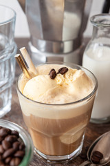 Kaffee mit Vanilleeis