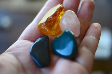 Energy Balancing Grid Kit, Fertility. Tumbled Crystal Bundle: Rose Quartz, Amber, Blue Tigers Eye, Bloodstone Energy Cleaning. Witchcraft, reiki healing crystals. Rare minerals, macro photography