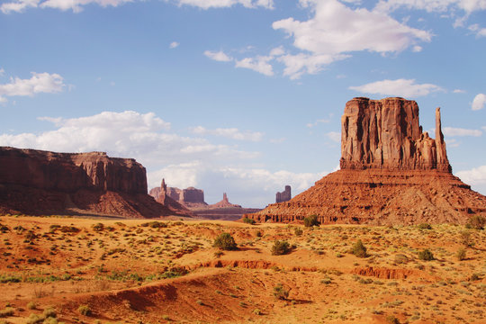 Light- and shadowplay at Monument Valley
