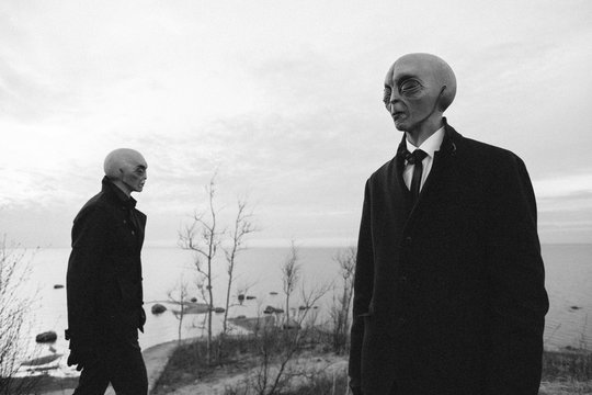 Aliens at the place of arrival