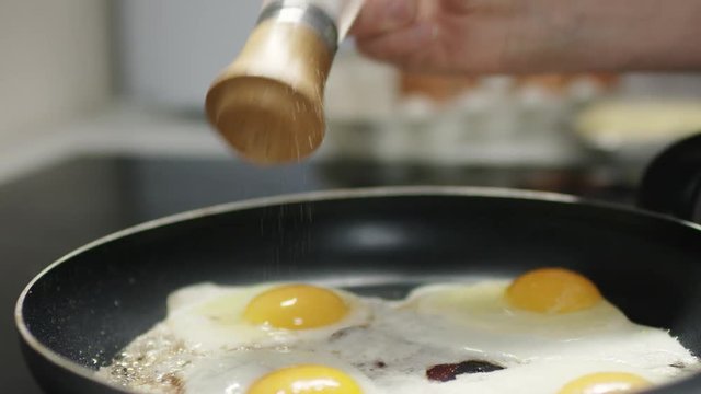 mother do papper for scrambled eggs