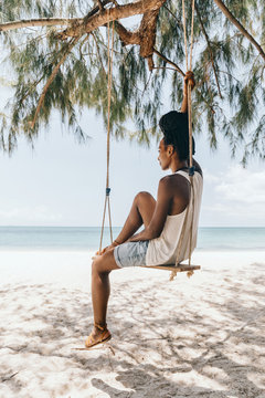 Fototapeta Portrait of a beautiful woman on the beach