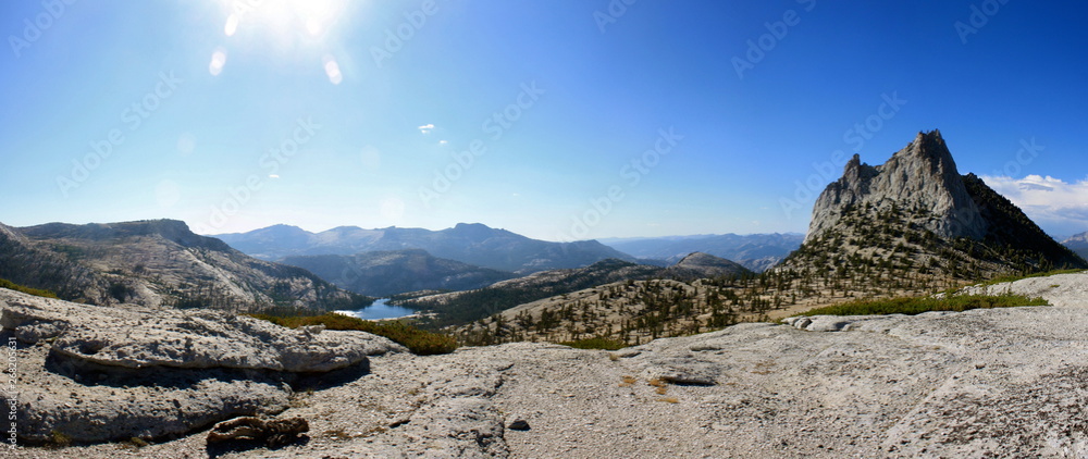 Wall mural Hiking to Cathedral Peak in the High Sierra Mountains of Yosemite National Park in California