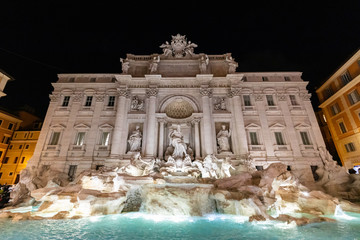 fontana di trevi in rome italy