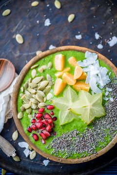 Green smoothie bowl