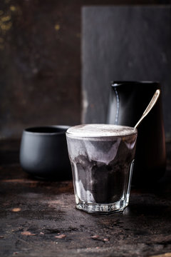 Charcoal latte