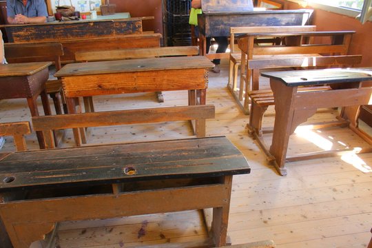 Int&eacute;rieur d'une &eacute;cole des ann&eacute;es 60 - 70