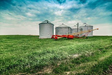 Grain Silos © Daniel Lennox