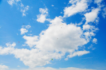 Himmel voller Drachenflieger