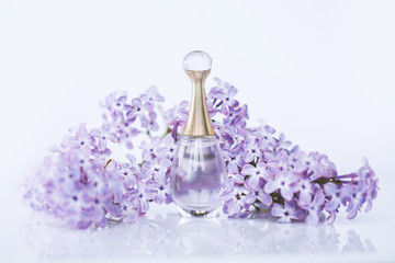Obraz na płótnie Canvas perfume with flowers