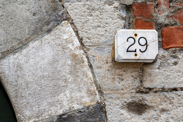 numero 29 marmo, numero civico antico,primo piano