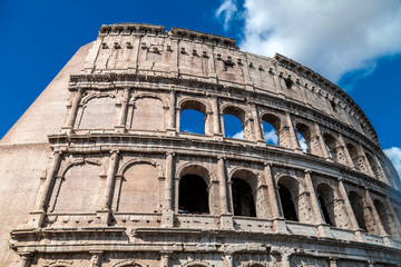 Obraz premium Exterior view of the ancient Roman Colosseum in Rome