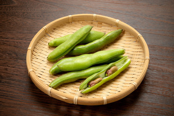 ピンクのそら豆