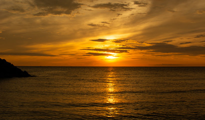 The sea in the evening, the sun is falling