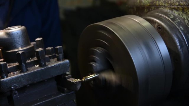 Lathe makes metal part