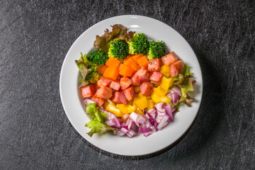 チョップドサラダ Beautiful and colorful chopped salad