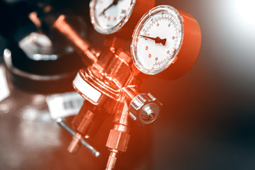Gas cylinders with pressure gauge