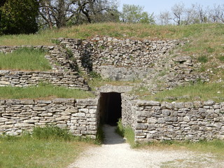 Tumulus de Bougon, Deux-Sèvres, Poitou, France
