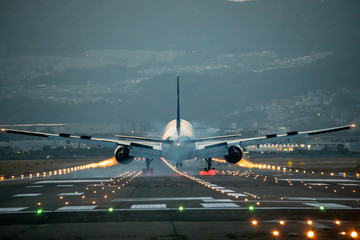 大阪国際空港