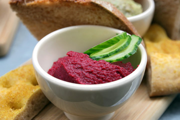 beetroot hummus