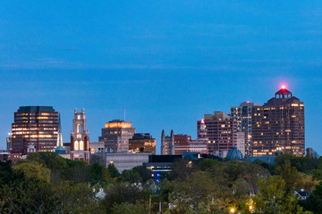 New Haven, Connecticut, USA The city skyline and Yale University. - obrazy, fototapety, plakaty