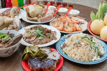 Food to pay respect to the Chinese New Year