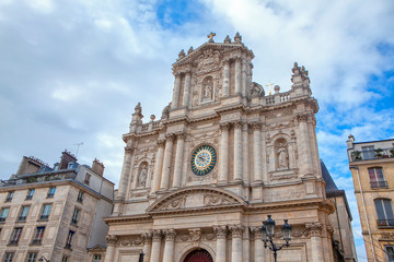 Fototapeta na wymiar The church in Paris built in Baroque style