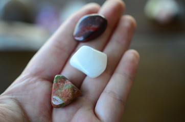 Crystal Kit: Snow Quartz, Brecciated Jasper, Unakite. Crystal variety pack, Tumbled Crystal bundle Travel Sized Meditation Kit. Witches healing crystal alter. 