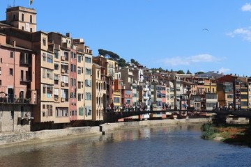Puente de en Gomez y Casas de colores de Girona