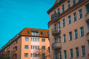 Fototapeta na wymiar brown apartment houses in an residential district