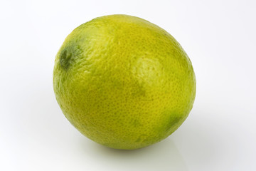 One fresh ripe lime