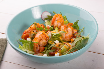 Grilled shrip salad with arugula
