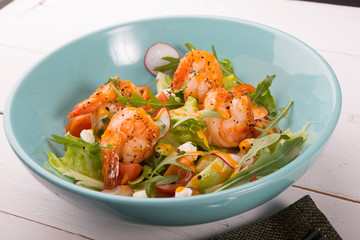 Grilled shrip salad with arugula