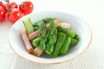 アスパラとベーコンのソテー