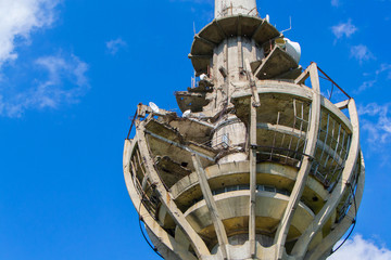 TV tower damaged in NATO bombing © dejtan05