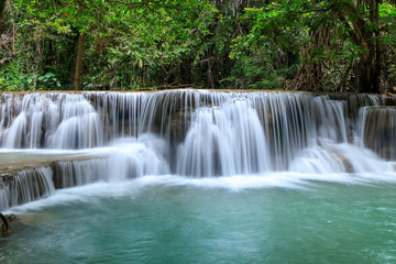 Fototapeta na wymiar Huai Mae Khamin Waterfall, Khuean Srinagarindra National Park, Kanchanaburi, Thailand