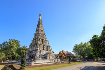 Fototapeta premium Wat Chedi Liam (Ku Kham) or Temple of the Squared Pagoda in ancient city of Wiang Kum Kam, Chiang Mai, Thailand