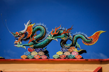 Drache auf dem Dach eines Tempels in Asien, Detail