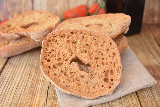 freselle tipico pane italiano biscottato al forno  