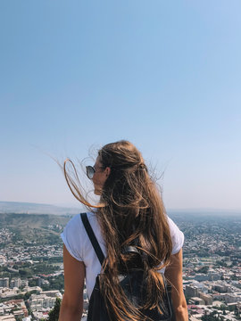 Long Hair Back" Изображения: просматривайте стоковые фотографии, векторные  изображения и видео в количестве 7 | Adobe Stock