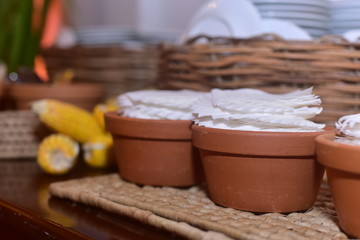 napkins in clay pots, hoedown