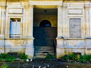 Villa cossue dix-neuvième abandonnée