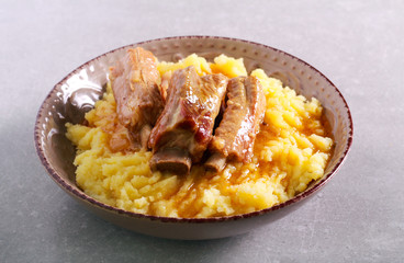 Pork ribs with mashed potatoes