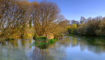 Fototapeta na wymiar The River Itchen in spring at Ovington, Hampshire, UK