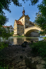Fototapeta na wymiar Blick auf das alte Rathaus in Bamberg, Bayern Deutschland