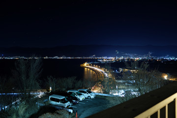 夜の諏訪湖パーキングエリア