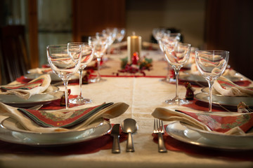 TAVOLA APPARECCHIATA PER NATALE